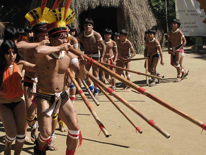 Índios de todas as tribos se unem em abraço à Represa do